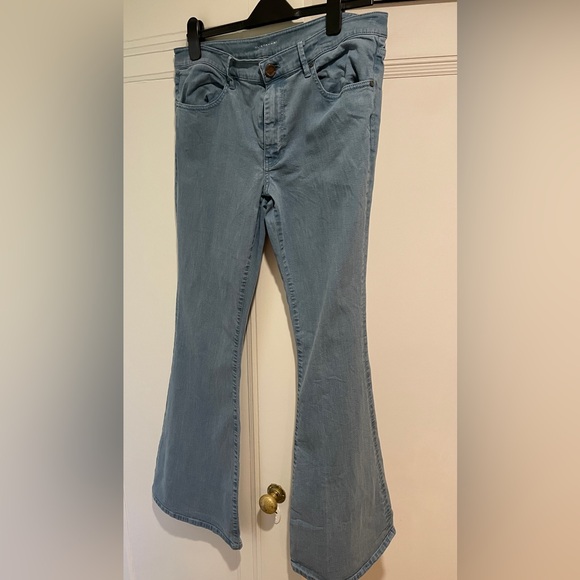 Elie Tahari Denim - Rare Elie Tahari stretch blue jeans. Size: 12